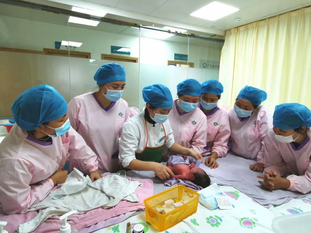 昂仁县妇婴监护型护送